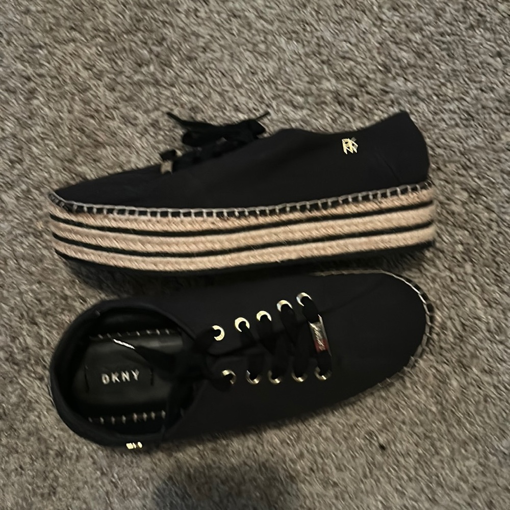 Selling dkny shoes